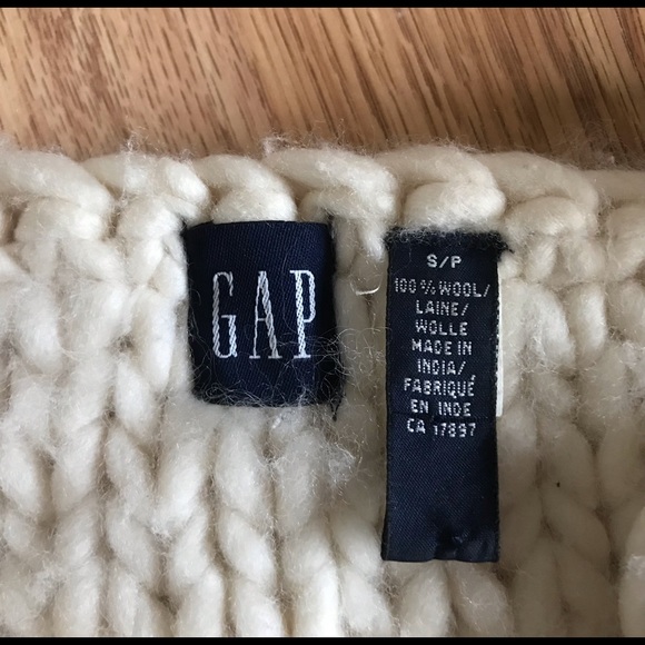 Vintage Gap wool sweater in a go-with-everything cream! - Picture 3 of 3